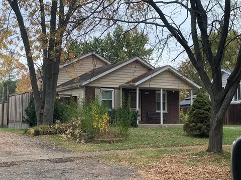 3882 Cambridge Dr, Park City, IL 60085