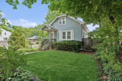 427 S Elmwood Ave, Waukegan, IL 60085