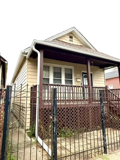 Exterior - Undisclosed, Chicago, IL 60624 photo 2 of 2