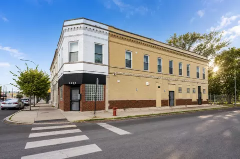 3328 W Chicago Ave, Chicago, IL 60651