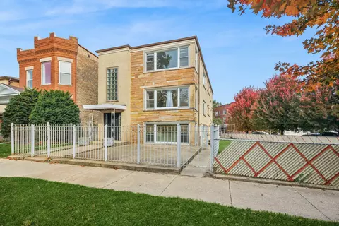 4900 W Berteau Ave, Chicago, IL 60641