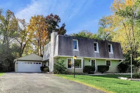 1059 Betty Dr, Lake Zurich, IL 60047