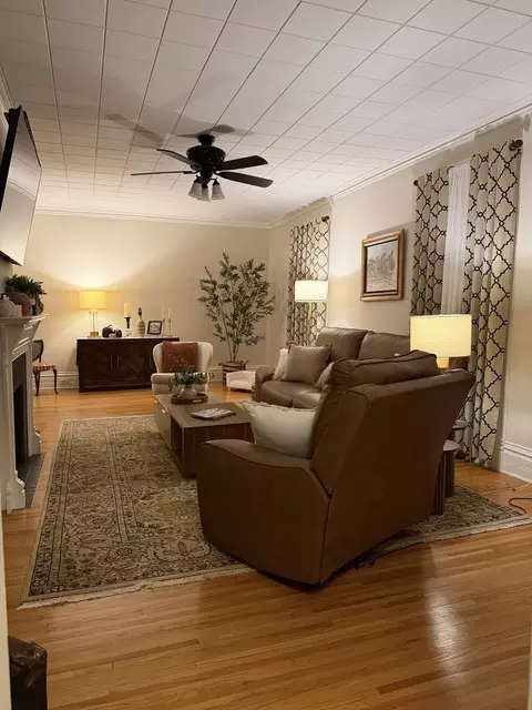 Living - 303 E Prospect Ave, Ottawa, IL 61350 photo 3 of 3