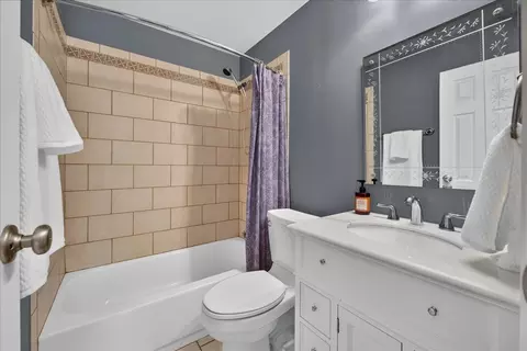 Bath - 137 Saint Armand Ln, Wheeling, IL 60090 photo 2 of 3