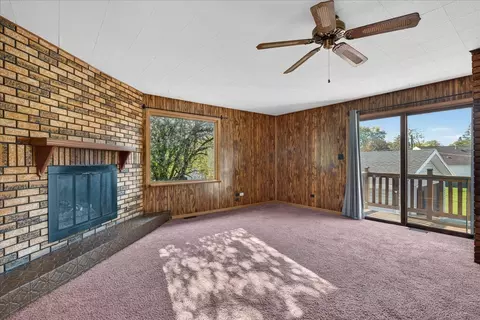 Living - 137 Saint Armand Ln, Wheeling, IL 60090 photo 6 of 6