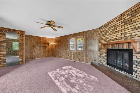 Living - 137 Saint Armand Ln, Wheeling, IL 60090 photo 4 of 6