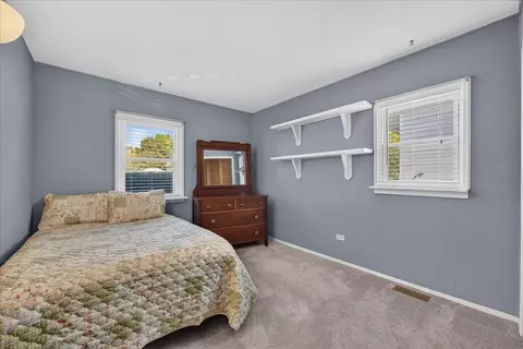 Bedroom - 137 Saint Armand Ln, Wheeling, IL 60090 photo 2 of 3