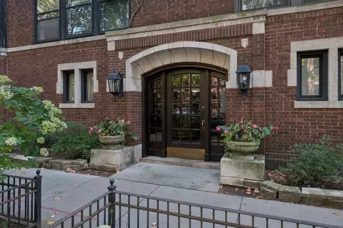 705 W Buena Ave #2B, Chicago, IL 60613