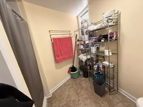 Bath - 7324 W 62nd St, Summit, IL 60501 photo 2 of 4