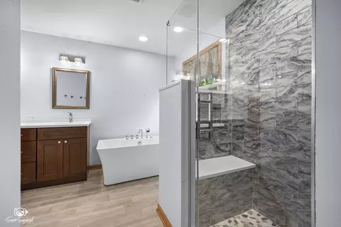 Bath - 1613 Wildflower Dr, Plainfield, IL 60586 photo 3 of 4