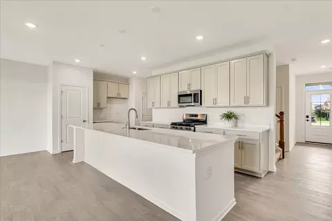 Kitchen - 25546 W Emory Ln, Plainfield, IL 60544 photo 2 of 4