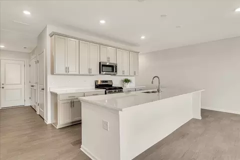 Kitchen - 25546 W Emory Ln, Plainfield, IL 60544 photo 1 of 4