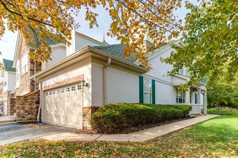 492 Bay Tree Cir, Vernon Hills, IL 60061