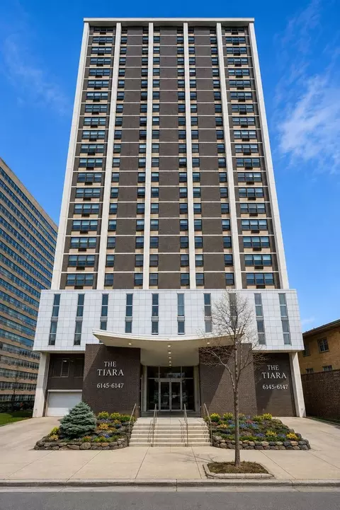 6145 N Sheridan Rd #27C, Chicago, IL 60660