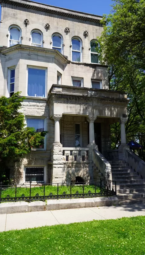 720 W 61st St, Chicago, IL 60621