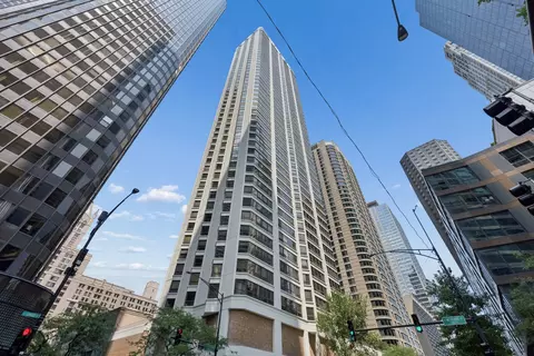 400 E Ohio St #403, Chicago, IL 60611