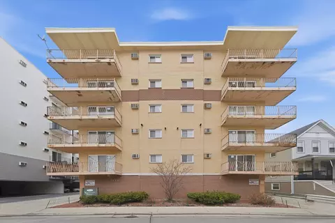 7443 Washington St #505, Forest Park, IL 60130