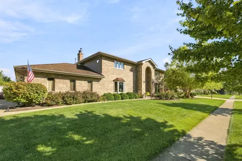 500 Westwood Dr, Shorewood, IL 60404