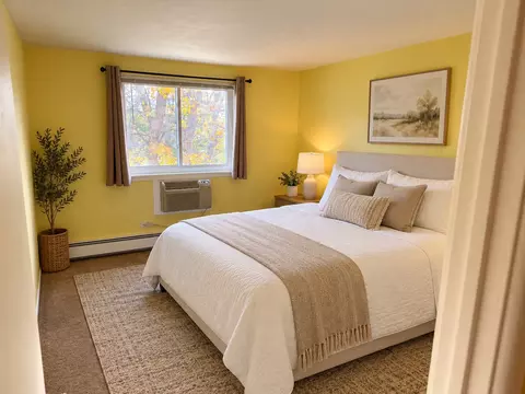 Bedroom - 1500 Robin Cir #405, Hoffman Estates, IL 60169 photo 1 of 2