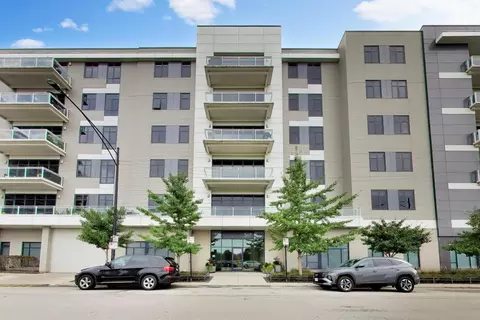 367 W Locust St #305, Chicago, IL 60610