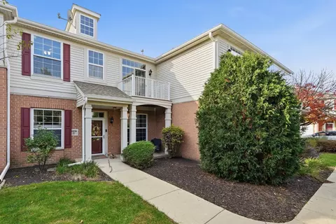 Exterior - 10235 Mulberry Ln #E, Bridgeview, IL 60455 photo 4 of 5
