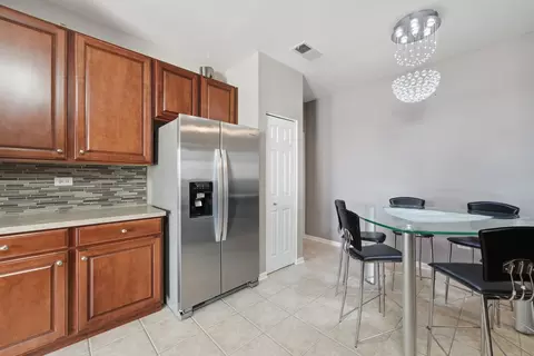 Kitchen - 10235 Mulberry Ln #E, Bridgeview, IL 60455 photo 3 of 3