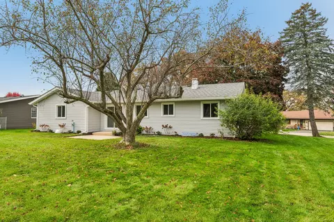 Exterior - 904 Melrose Ct, Mchenry, IL 60050 photo 4 of 7
