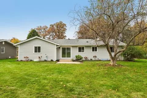 Exterior - 904 Melrose Ct, Mchenry, IL 60050 photo 5 of 7