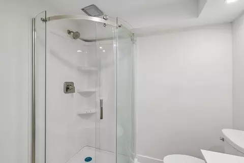 Bath - 904 Melrose Ct, Mchenry, IL 60050 photo 4 of 4