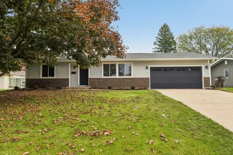 Exterior - 904 Melrose Ct, Mchenry, IL 60050 photo 2 of 7