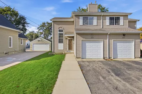 315 N Green St, Carpentersville, IL 60110