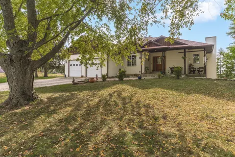 8621 E 2100 North Rd, Carlock, IL 61725