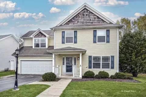 137 Center St, Crystal Lake, IL 60014