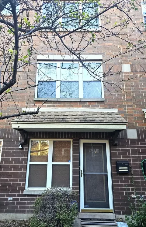 3951 W Ainslie St #10, Chicago, IL 60625