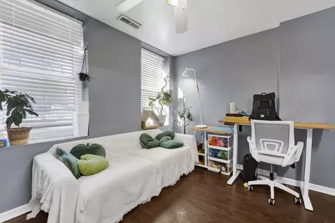 Bedroom - 1003 S Racine Ave, Chicago, IL 60607 photo 1 of 3