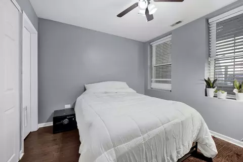 Bedroom - 1003 S Racine Ave, Chicago, IL 60607 photo 2 of 3