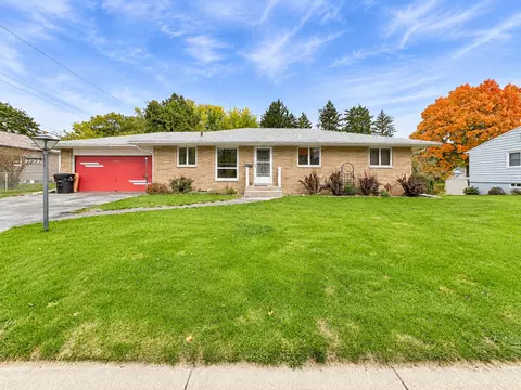 3237 26th Ave, Rock Island, IL 61201