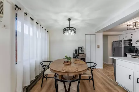 Dining - Undisclosed, Chicago, IL 60638 photo 1 of 2