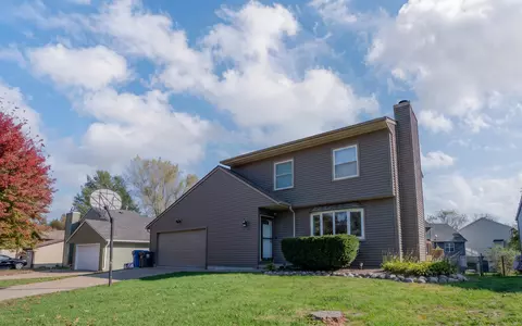 6229 N Howell St, Davenport, IA 52806