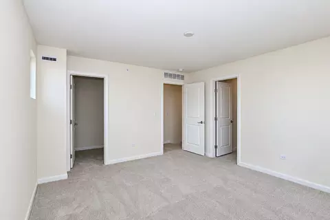 Bedroom - 2675 Pratt Ct, Hoffman Estates, IL 60192 photo 3 of 9