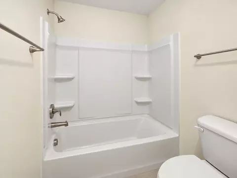 Bath - 2675 Pratt Ct, Hoffman Estates, IL 60192 photo 7 of 7