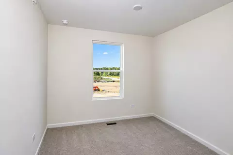 Bedroom - 2675 Pratt Ct, Hoffman Estates, IL 60192 photo 7 of 9