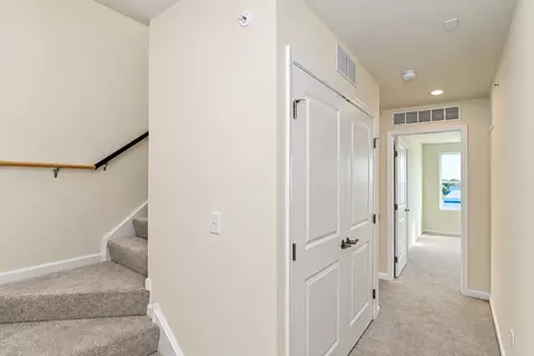 Entry Way - 2675 Pratt Ct, Hoffman Estates, IL 60192 photo 1 of 2