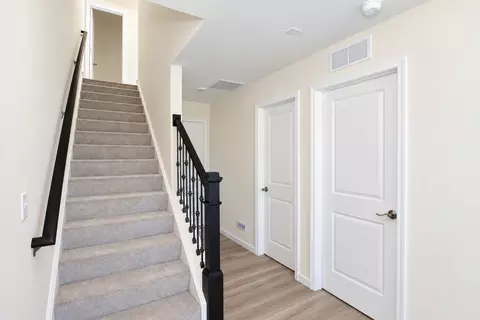 Entry Way - 2675 Pratt Ct, Hoffman Estates, IL 60192 photo 2 of 2