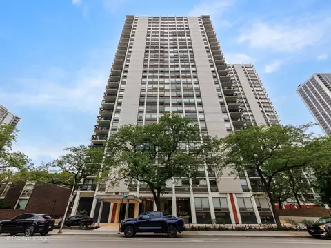 1455 N Sandburg Ter #803, Chicago, IL 60610