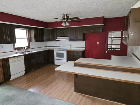 Kitchen - 19346 Galatia Post Rd, Marion, IL 62959 photo 1 of 2
