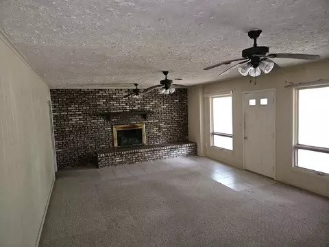 Living - 19346 Galatia Post Rd, Marion, IL 62959 photo 2 of 2