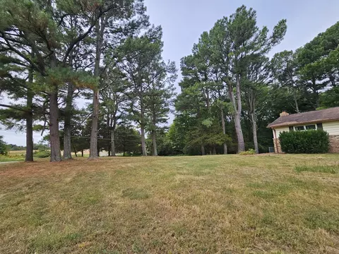 Exterior - 19346 Galatia Post Rd, Marion, IL 62959 photo 2 of 10