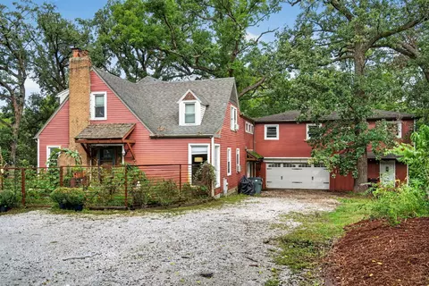 8060 W Woodvale Rd, Frankfort, IL 60423