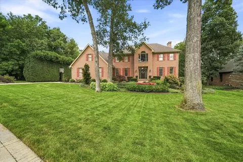 39 Edinburgh St, Valparaiso, IN 46385